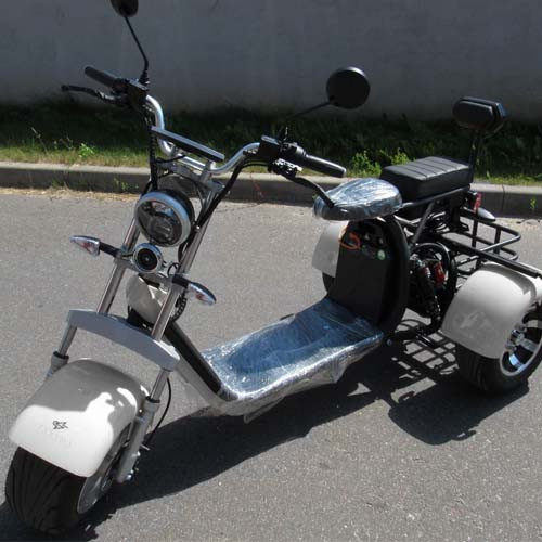 Электросамокат YAKAMA АР-Н0003G белый