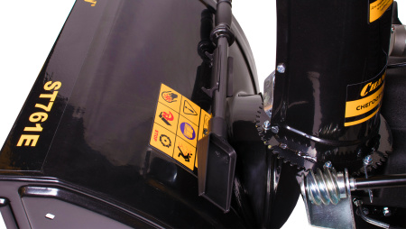 Снегоуборщик бензиновый CHAMPION STT761E