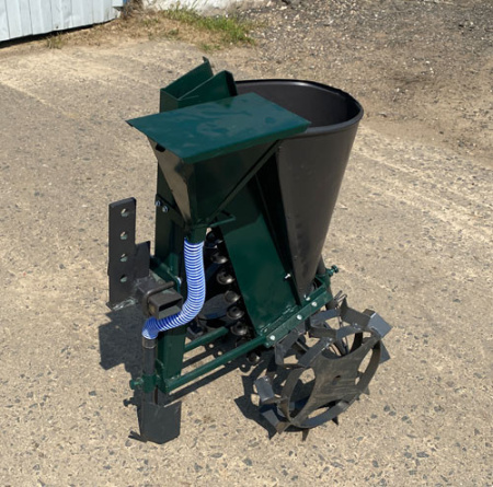 Чеснокосажалка однорядная с дозатором удобрений