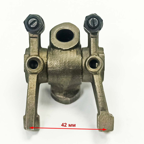 Коромысло двигателя C186F в сборе