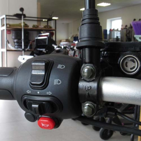 Электросамокат YAKAMA АР-Н0003G белый