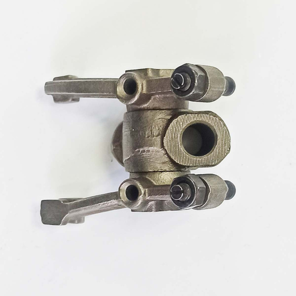 Коромысло двигателя C186F в сборе