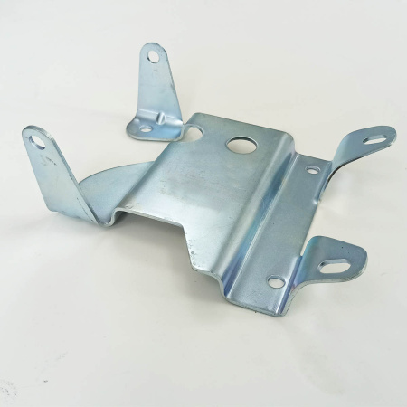 Кронштейн топливного бака 192F (16540) Lifan