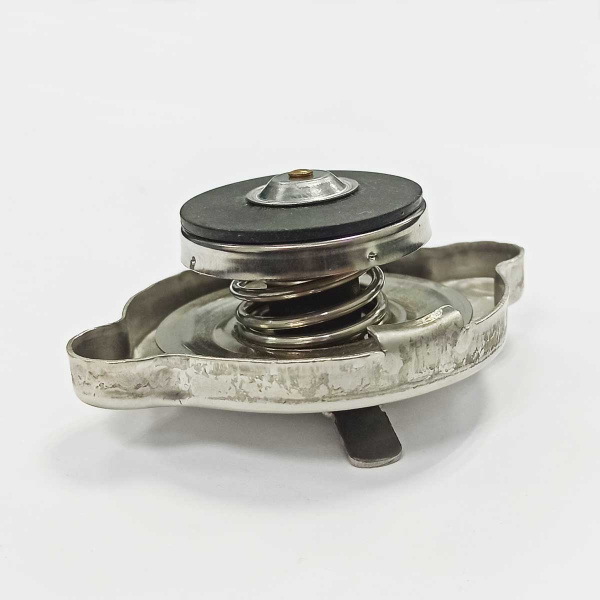 Крышка радиатора R175-R180 с клапаном