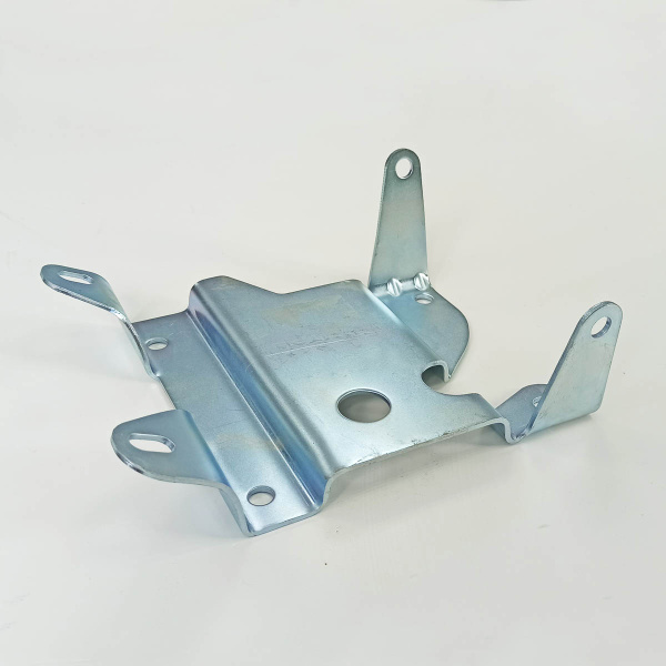 Кронштейн топливного бака 192F (16540) Lifan