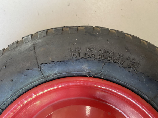 Колесо 3.25/3.00-8 для тачки (ось 20/110) УЦЕНКА