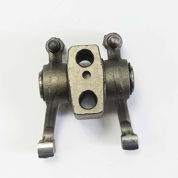 Коромысло двигателя 186FA в сборе