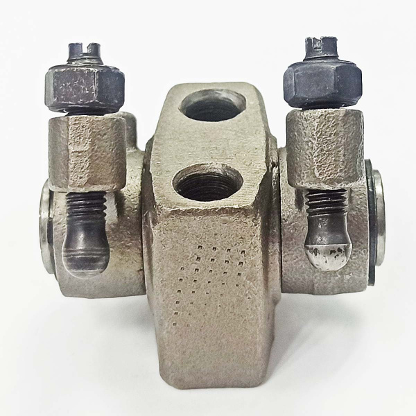 Коромысло двигателя 186FA в сборе