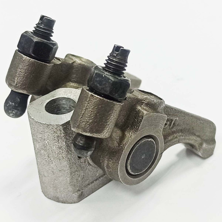 Коромысло двигателя C178F в сборе