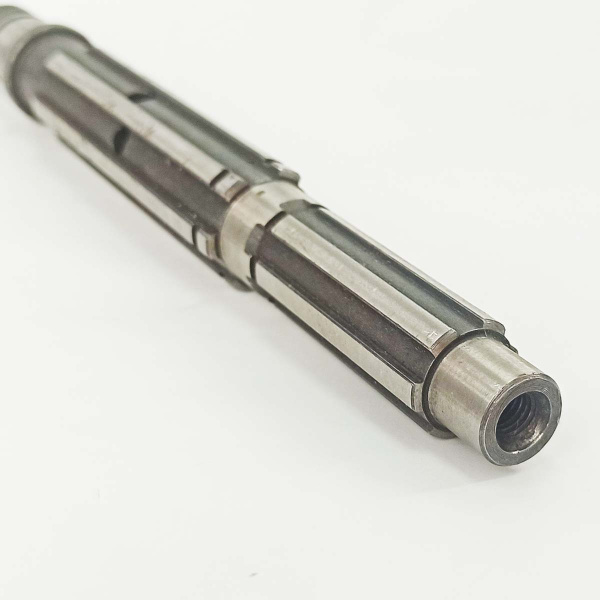 Главный вал КПП без ВОМ с пониж. передачей L-230 (9-18лс)